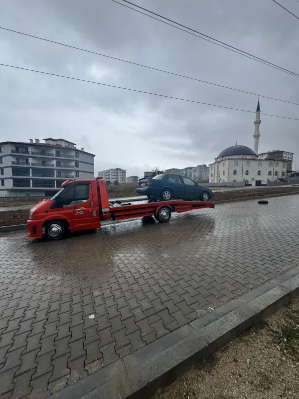 Yibo, 64000 Yenişehir/Uşak Merkez/Uşak ve Eskisaray oto çekici hizmeti ile hızlı ve güvenli araç taşıma.
